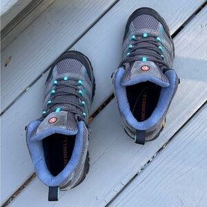 Women’s Hiking Boots